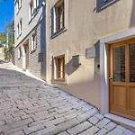 Pula Residence Rooms And Apartments Old City Center